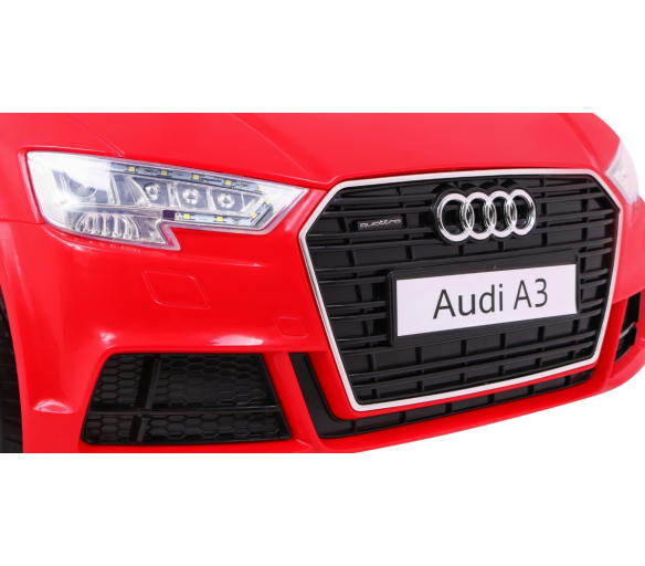 Audi A3 vozidlo Červená